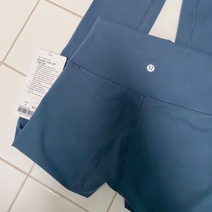 NWT Lululemon Wunder Train Iron Blue 25"